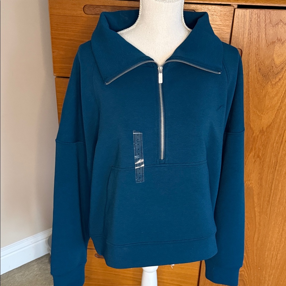 NWT Calia brand women’s soft scuba 1/4 Zip Deep marine top size Small